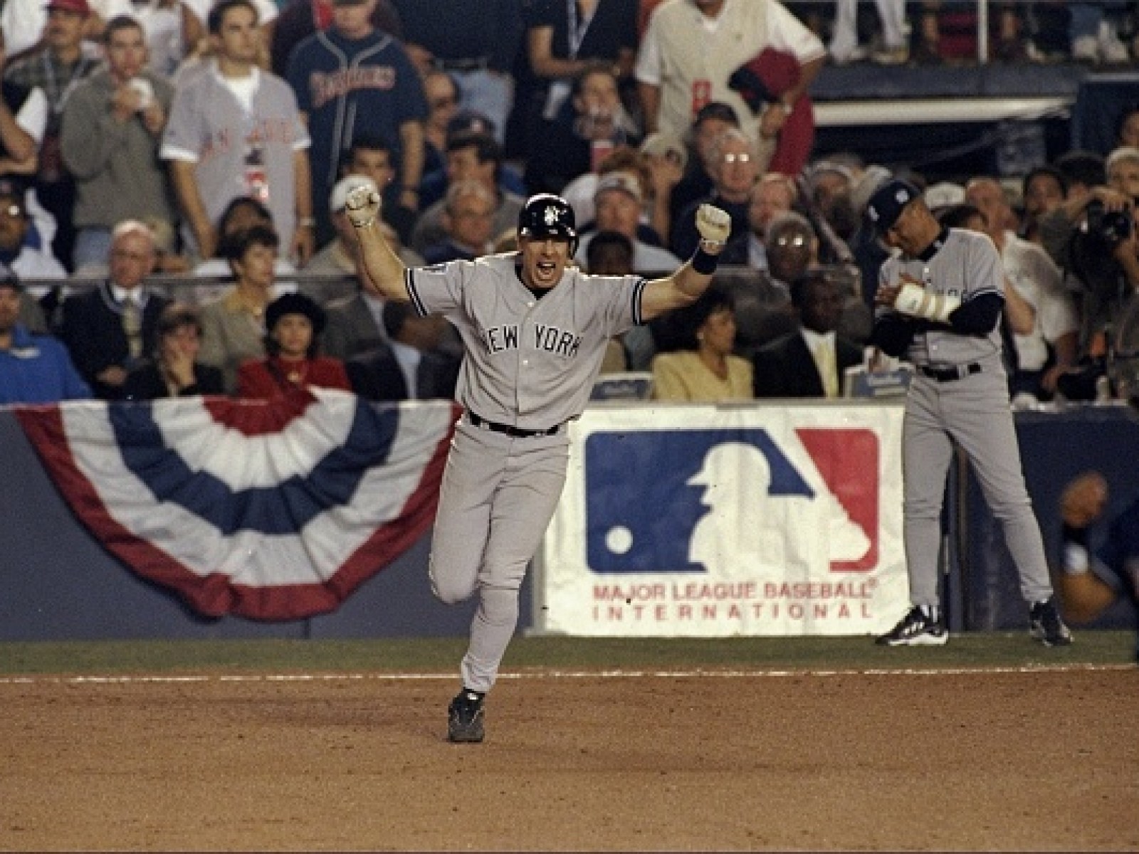 Oct. 21, 1998New York Yankess @ San Diego PadresQualcomm StadiumSan Diego,  CA.Game 4 1998 World SeriesInfielder Scott Brosius #18 of the New York  Yankees during the 1998 World Series Game 4 against