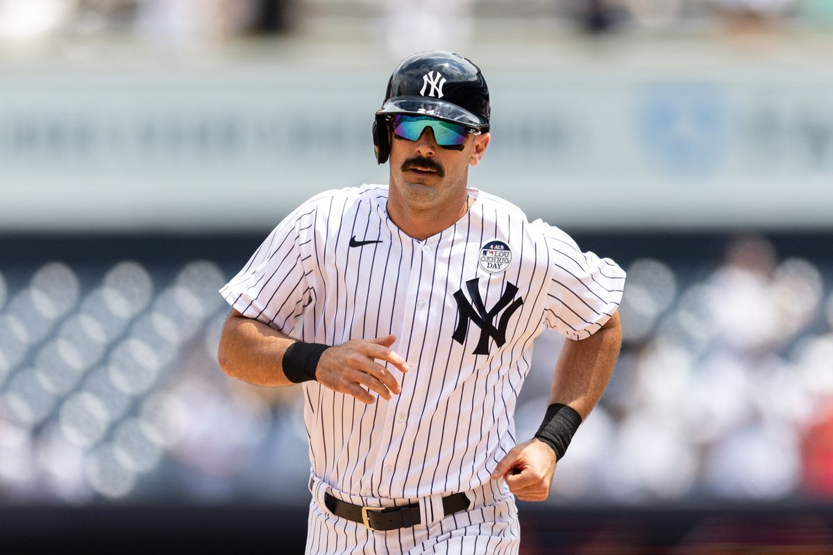 Yankees pay tribute to 'Bronxie