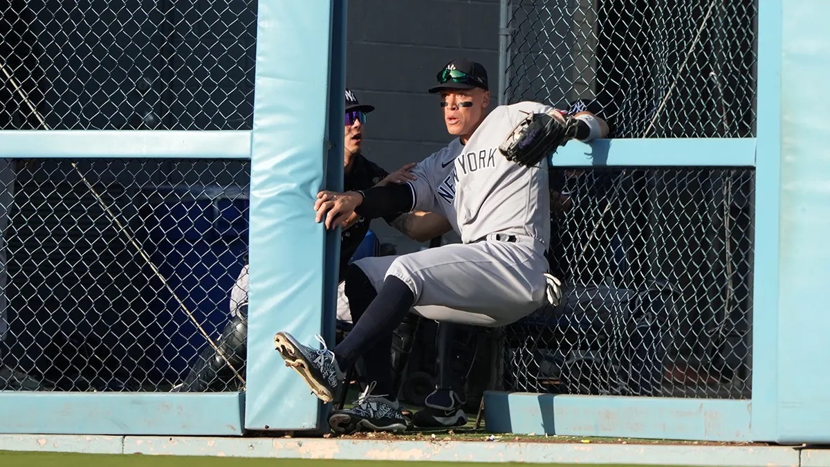 Aaron Judge Wears Nike Kobes During Derby Batting Practice - Sports  Illustrated FanNation Kicks News, Analysis and More